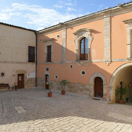Relais Cimilla B&B Ragusa Bagian luar foto