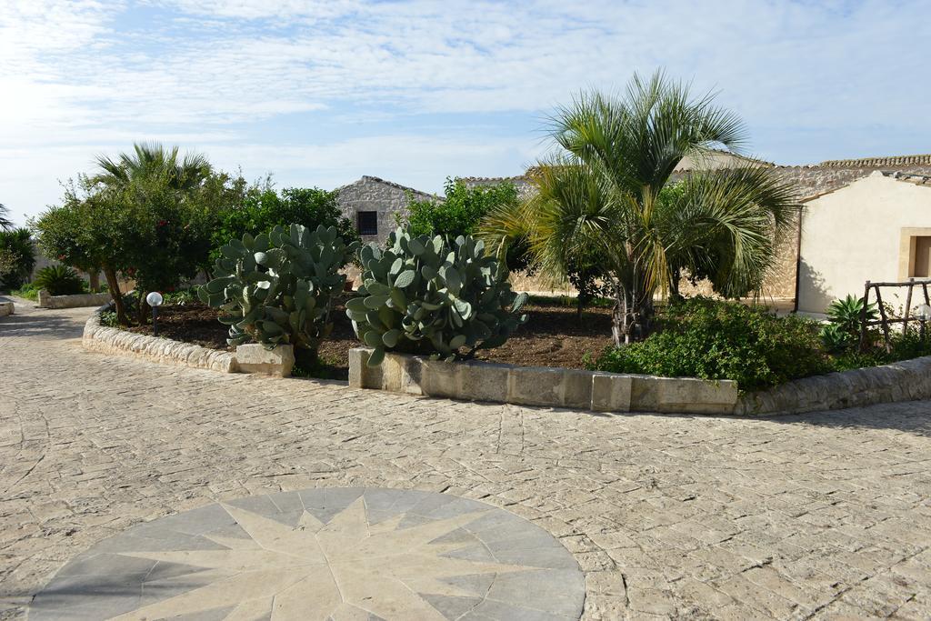 Relais Cimilla B&B Ragusa Bagian luar foto