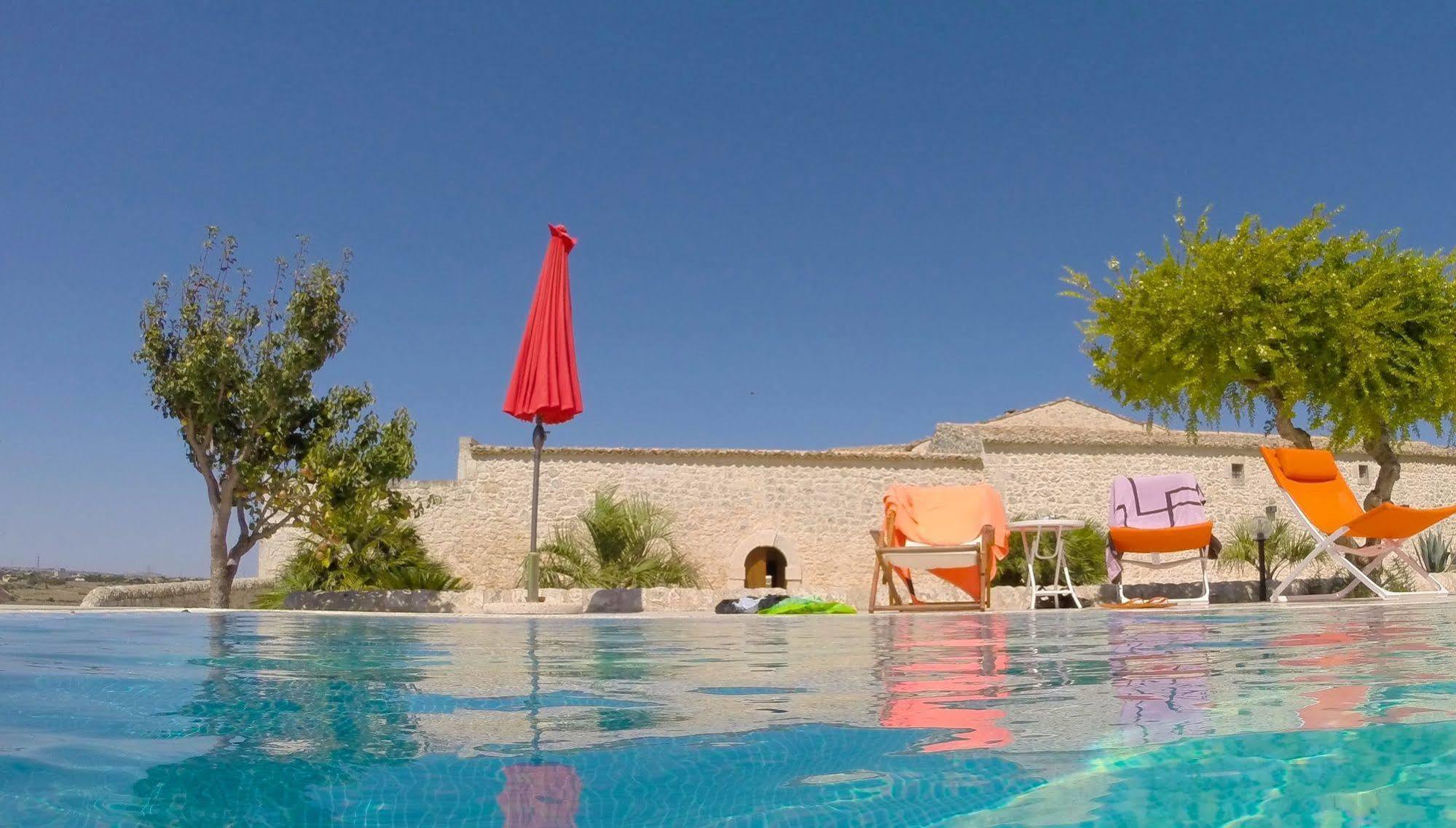 Relais Cimilla B&B Ragusa Bagian luar foto